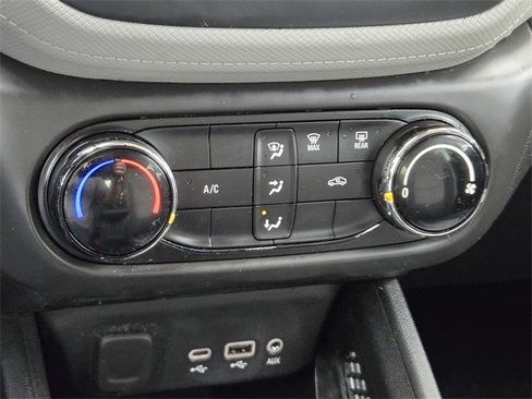 Used 2021 Chevrolet TrailBlazer LS image 16