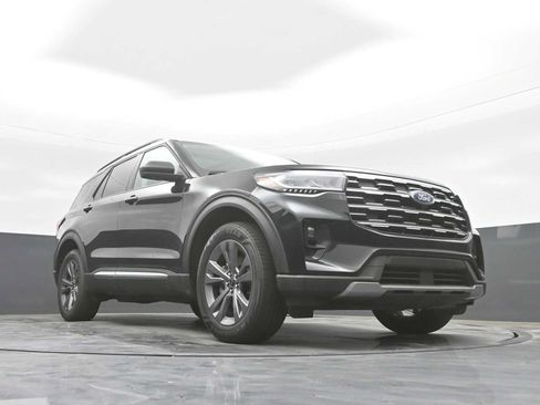 Used 2025 Ford Explorer Active w/ Active Comfort Package AWD/4WD image 21
