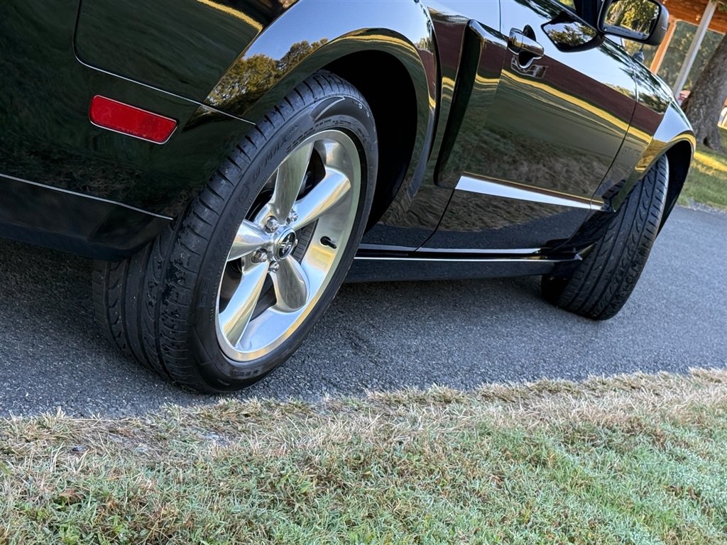 Used 2007 Ford Mustang GT RWD image 38