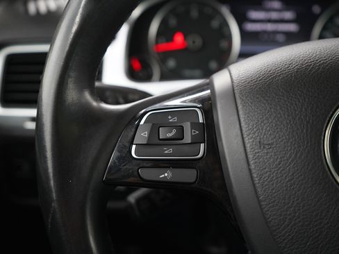 Used 2012 Volkswagen Touareg Executive image 26