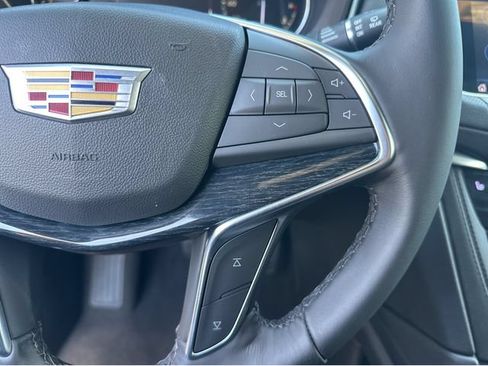 Certified 2022 Cadillac XT5 Premium Luxury FWD image 30