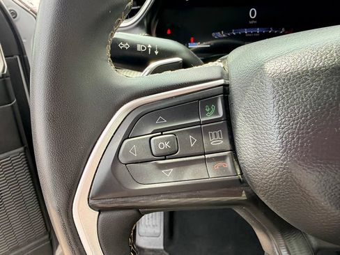 Used 2024 Jeep Grand Cherokee Laredo RWD image 26