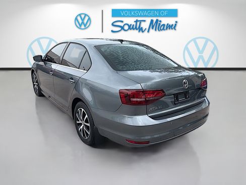 Used 2017 Volkswagen Jetta SE FWD image 5