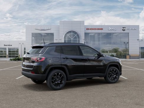 New 2025 Jeep Compass Latitude w/ Sun & Sound Group AWD/4WD image 4