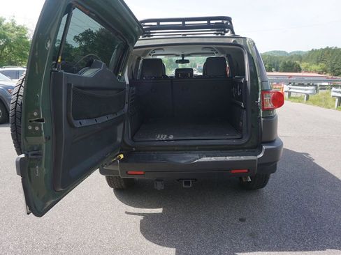 Used 2011 Toyota FJ Cruiser 4WD w/ Trail Teams Special Edition image 11