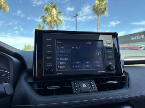 Used 2022 Toyota RAV4 XLE Premium AWD/4WD image 22