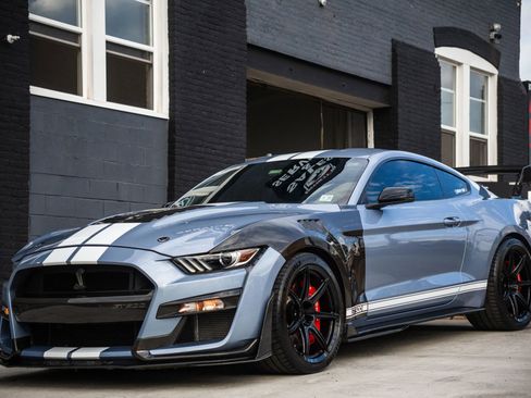Used 2022 Ford Mustang Shelby GT500 w/ Technology Package image 5