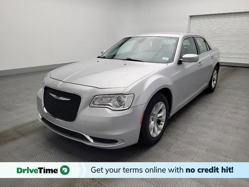 Used 2020 Chrysler 300 Touring image 1