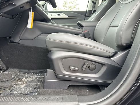 New 2026 Ford Explorer Active w/ Active Comfort Package image 13