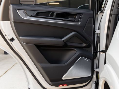 New 2025 Porsche Cayenne Turbo image 37