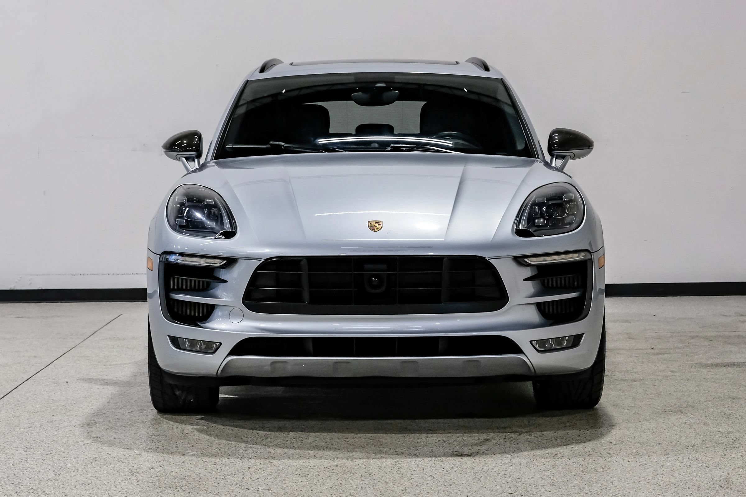 Used 2018 Porsche Macan GTS w/ Premium Package Plus AWD/4WD image 3