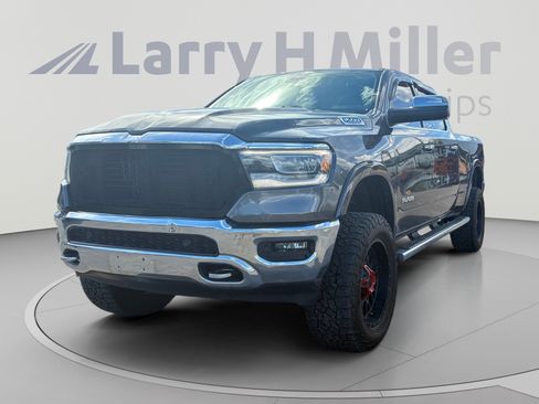 Used 2019 RAM 1500 Laramie AWD/4WD image 1