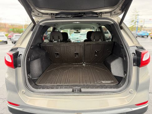 Used 2018 Chevrolet Equinox LT image 18