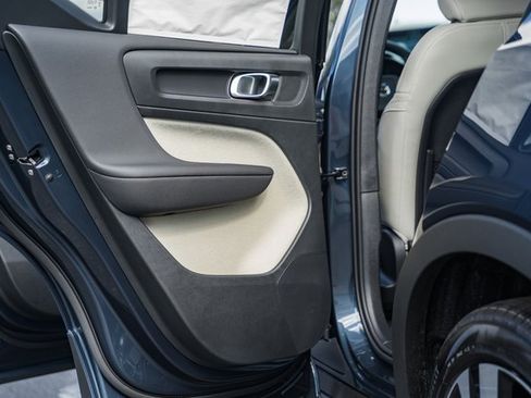 New 2026 Volvo XC40 B5 Ultra w/ Protection Package Premier image 37