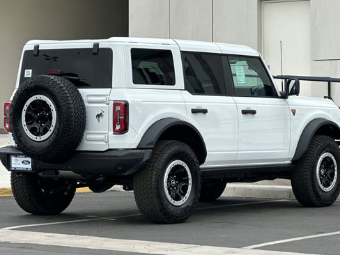 New 2026 Ford Bronco Badlands image 3