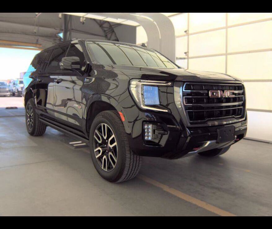 Used 2023 GMC Yukon XL AT4 w/ Technology Package AWD/4WD image 1