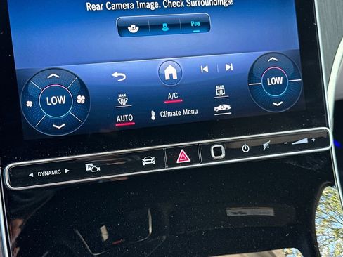 Used 2024 Mercedes-Benz GLC 300 4MATIC image 29