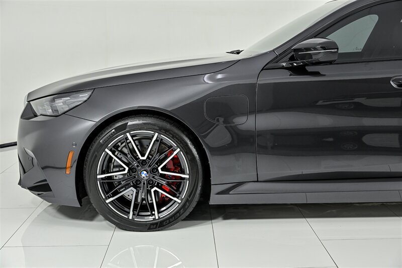 Used 2025 BMW M5 Touring AWD/4WD image 7