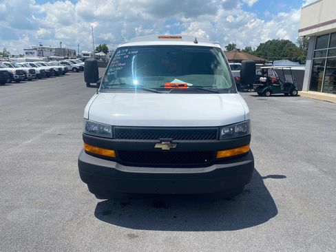 Used 2019 Chevrolet Express 3500 w/ Power Convenience Package RWD image 2