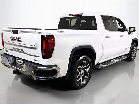 Certified 2026 GMC Sierra 1500 SLT image 4