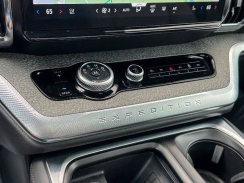 Certified 2025 Ford Expedition Tremor AWD/4WD image 37
