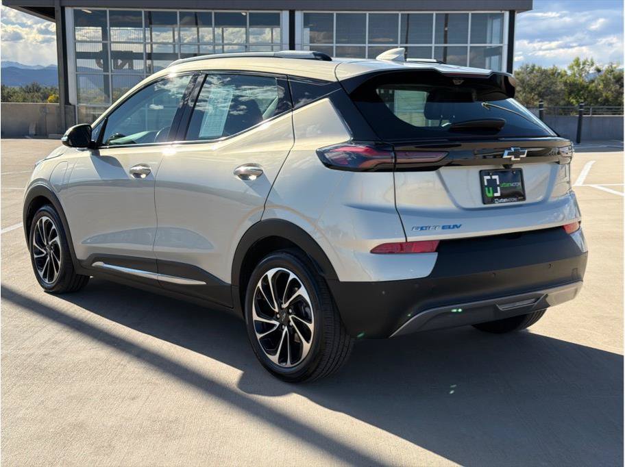 Used 2022 Chevrolet Bolt EUV Premier w/ Sun & Sound Package FWD image 6