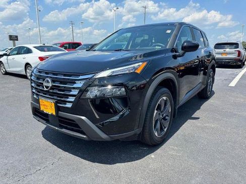Certified 2026 Nissan Rogue SV FWD image 8