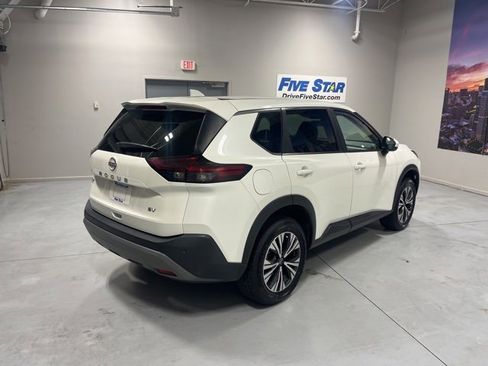 Used 2023 Nissan Rogue SV image 5