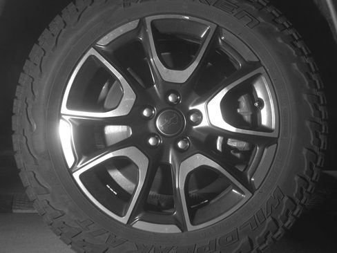Used 2025 Jeep Compass Trailhawk AWD/4WD image 13