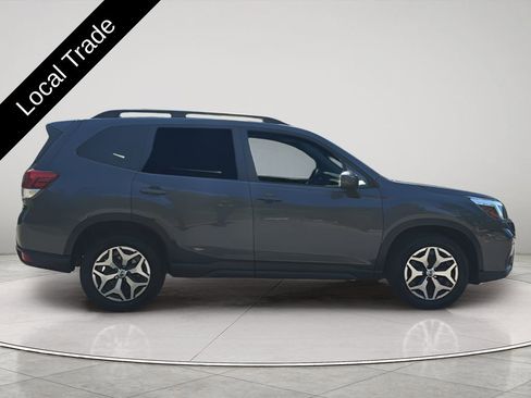 Used 2020 Subaru Forester Premium AWD/4WD image 6