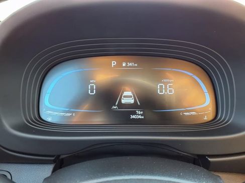 Used 2025 Hyundai Venue SEL FWD image 27
