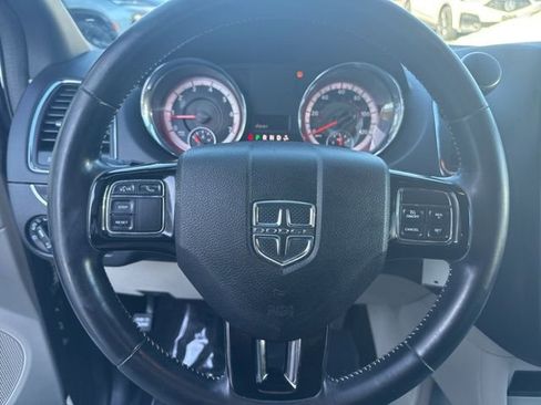 Used 2019 Dodge Grand Caravan SXT image 15