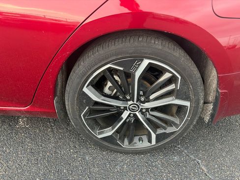 Used 2024 Nissan Altima 2.5 SR FWD image 11