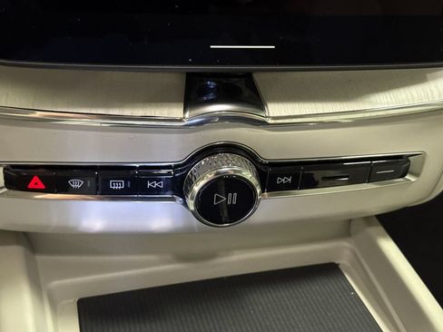 Used 2026 Volvo XC60 B5 Ultra w/ Climate Package AWD/4WD image 17