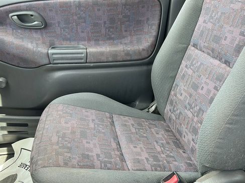 Used 1999 Chevrolet Tracker 2WD Convertible image 23