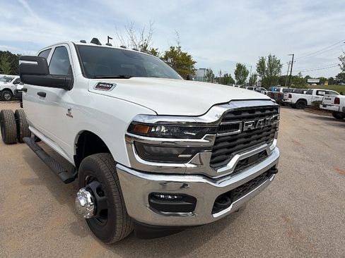 New 2026 RAM 3500 Tradesman w/ Chrome Appearance Group A AWD/4WD image 5