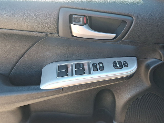 Used 2012 Toyota Camry SE FWD image 10