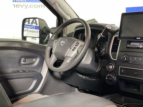 Used 2018 Nissan Titan S w/ GAWR Package AWD/4WD image 10