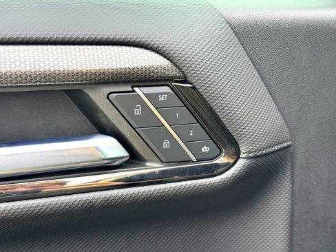 Used 2022 Chevrolet Silverado 1500 ZR2 w/ Technology Package image 18