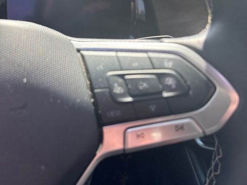 Used 2024 Volkswagen Atlas SE image 21