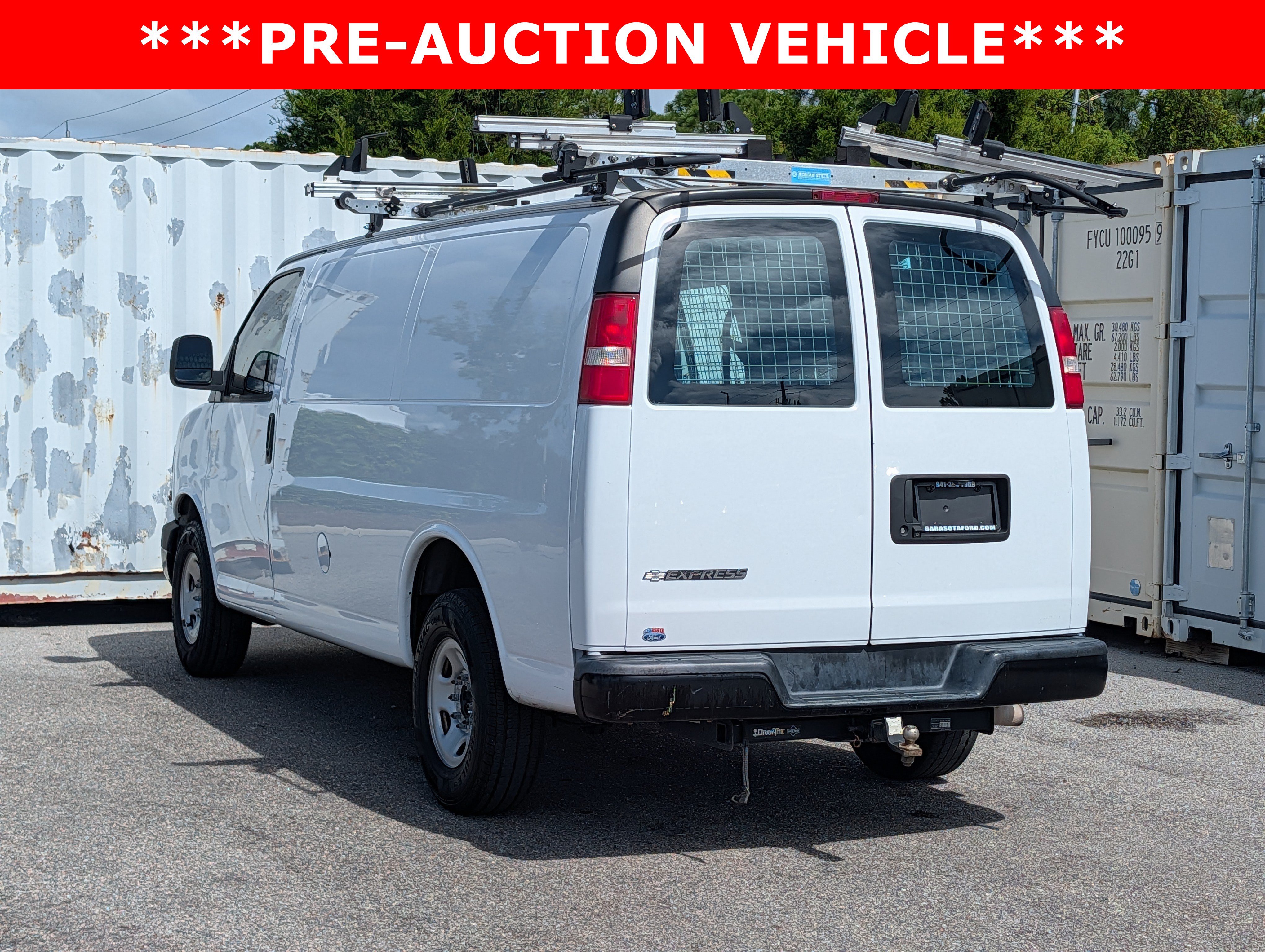 Used 2018 Chevrolet Express 2500 w/ Driver Convenience Package RWD image 7