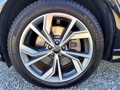 Used 2023 Audi Q4 e-tron Premium Plus w/ Premium Plus image 5
