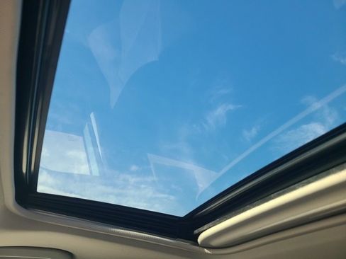 Used 2020 Toyota RAV4 XLE image 31