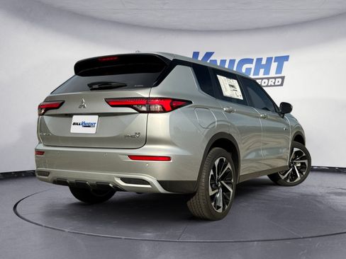 Used 2025 Mitsubishi Outlander SE AWD/4WD image 5