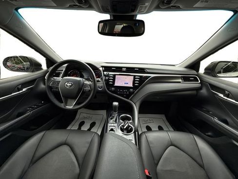 Used 2018 Toyota Camry XSE FWD image 30