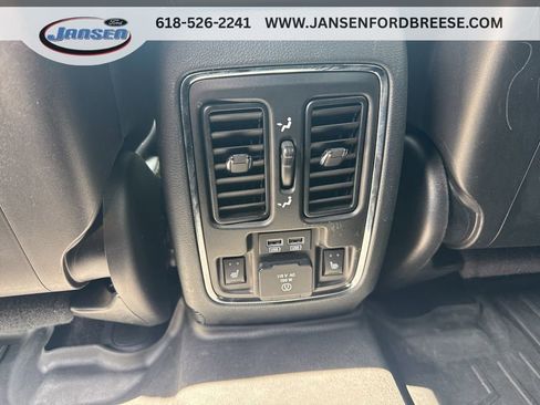 Used 2018 Jeep Grand Cherokee Limited image 29