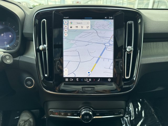 Certified 2025 Volvo XC40 B5 Plus AWD/4WD image 24