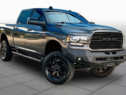 Used 2021 RAM 2500 Big Horn w/ Night Edition AWD/4WD image 3