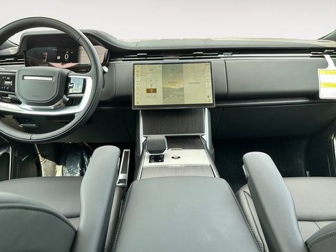 New 2026 Land Rover Range Rover Long Wheelbase SE AWD/4WD image 11