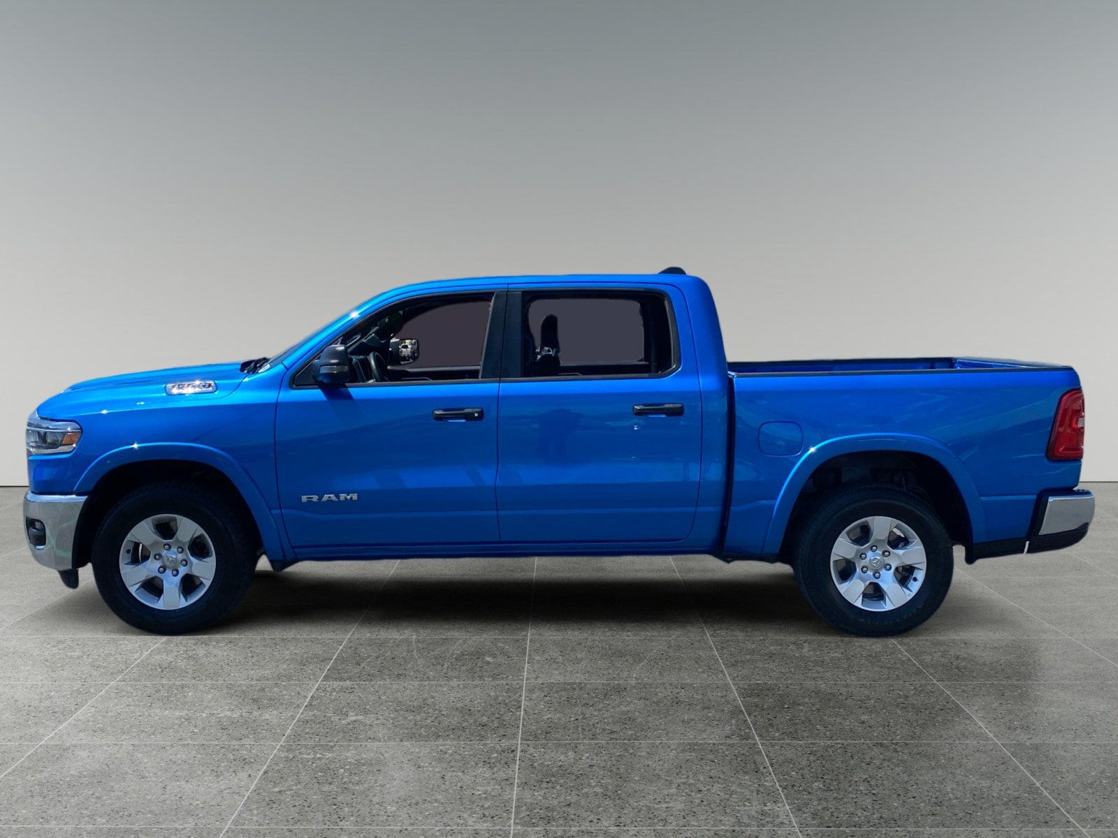 Used 2025 RAM 1500 Big Horn AWD/4WD image 2